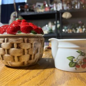 Strawberry-Themed Ceramic Sugar Bowl and Creamer Set